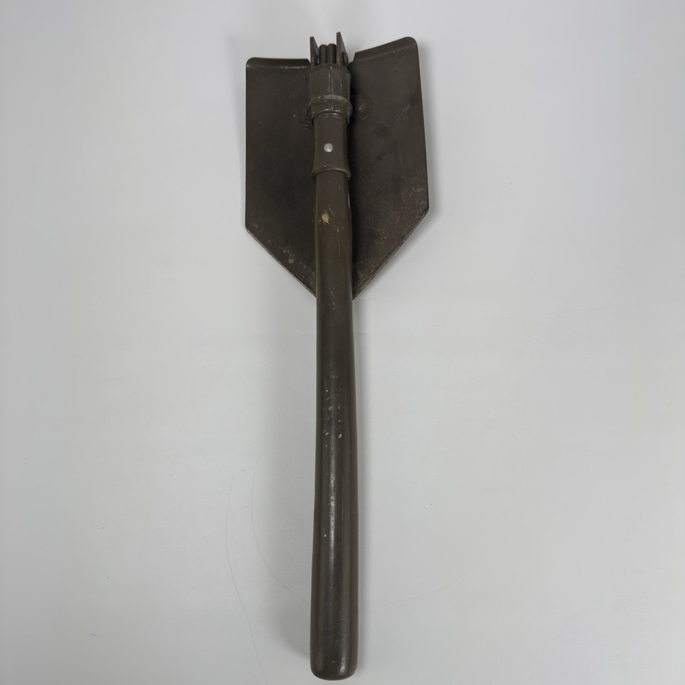 Vintage Army Style Camping Shovel Entrenching Tool Green Taiwan Folding Steel